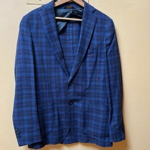 very nice chic summer jacket. Great to pair with blue jean etc
size M  or 38